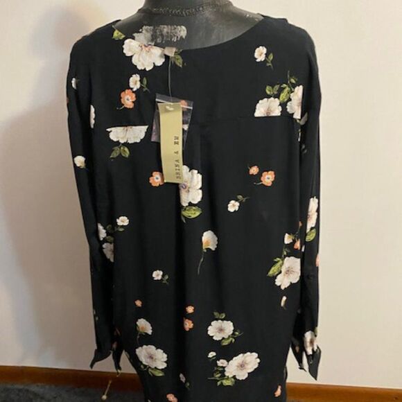 Brina & Em Lemmy Black V-neck Floral print tunic, size XXL - Picture 2 of 3